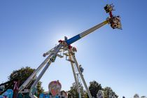 Flip Fly (Clauß) - Fahrgeschäft - Bilder - Flip Fly heißt ein Fahrgeschäft des Schaustellerbetriebes Clauß aus München.  • © ummet-eck.de / kirmesecke.de