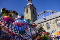 Der Flipper auf der Allerheiligenkirmes 2023 in Soest. • © ummet-eck.de / kirmesecke.de