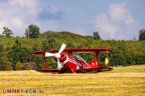 Hier die Pitts S-2B - ein muss, wenn es um das Thema Kunstflug geht. Vor zwei Wochen war sie auch schon in Hünsborn zu sehen. • © ummet-eck.de