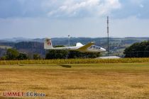 ASK 21 - D-5628 - Hier zum beispiel schleppte das Flugzeug einen Segler vom Typ ASK 21 des Herstellers Alexander Schleicher Flugzeugbau. Von diesen Seglern gehören gleich zwei Exemplare auf den Dümpel. • © ummet-eck.de