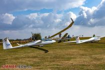 Segelflugzeuge für den Schlepp - Am Nordende des Flugplatzes warten diese Flugzeuge auf ein Schleppflugzeug. • © ummet-eck.de