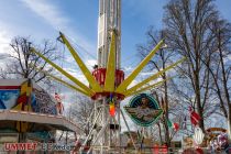 Hier haben wir den Fly Over 2 auf der [e:13113::Osterkirmes 2023 in Düsseldorf:] gesehen. • © ummet-eck.de - Schön