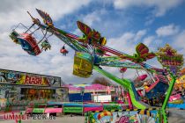 Ein nettes Familien-Fahrgeschäft auf einer Kirmes ist der Flying Swing des Schaustellerbetriebes von Dennis Krause aus Bielefeld.  • © ummet-eck.de - Silke Schön