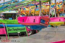 Flying Swing (Krause) - Kirmes - Bilder - Du nimmst in einer der 14 Gondeln Platz (für je zwei Personen) und lässt Dich gemütlich Runde um Runde mitfliegen. • © ummet-eck.de - Silke Schön