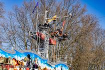 freDOlino Dortmunder Kirmespark 2023 - Bilder - Mit der Hochseiltruppe Geschwister Weisheit®, kommt das größte und leistungsstärkste Ensemble seiner Art in Europa nach Dortmund auf die freDOlino Osterkirmes. Viele Auszeichnungen belegen den hohen Stellenwert der Artistik der Geschwister Weisheit®. So erhielten sie unter anderem die Ehrenmedaille der Artistik in Gold, den Thüringer Verdienstorden und den Sonderpreis der internationalen Jury beim 35. Zirkusfestival in Monte-Carlo.  • © ummeteck.de - Silke Schön