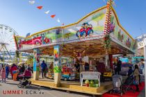 freDOlino Dortmunder Kirmespark 2023 - Dortmund Kirmes - Kinderkarussell sind ebenfalls ausreichend vertreten. • © ummeteck.de - Silke Schön