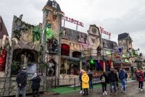 Geister Villa (Molengraft-Sipkema) - Geisterbahn - Die Geister Villa ist ein Kirmes-Fahrgeschäft des Schaustellerbetriebes Molengraft-Sipkema.  • © ummeteck.de - Schön