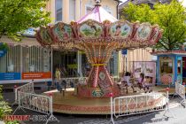 Halveraner Kirmes 2023 - Bilder Spielzeit - Nostalgie-Kettenflieger für Kinder. • © ummet-eck.de - Schön