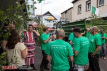 Haukommando Stadtmitte (2022) - Ebenso traditionell, wie manche Einkehr ist das Gruppenbild mit Dame. • © ummet-eck.de / christian schön