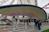 Riesenrad Osterkirmes 2023 in Iserlohn - Das Kassenhäuschen und der Einstieg vom Riesenrad. • © ummeteck.de - Silke Schön