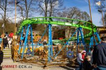 Der Aufbau auf der [e:13113::Osterkirmes:] in Düsseldorf war tatsächlich eine "8". • © ummet-eck.de - Schön