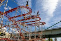 Kölner Frühlingsvolksfest 2023 - Bilder - Unweit der Severinsbrücke steht die Wilde Maus von Barth. • © ummet-eck.de - Schön