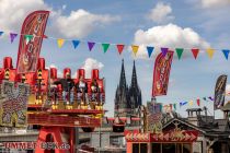 X-Force mit dem Kölner Dom - Der X-Force stand super für ein Foto mit dem Dom... • © ummet-eck.de - Christian Schön