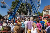 Bereits zur Eröffnung der Laurentiuskirmes um 12 Uhr am Samstag Mittag, waren viele Besucher erschienen. 180 Jahre wird die Kirmes in diesem Jahr. • © ummet-eck.de / christian schön