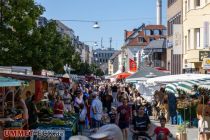 Wochenmarkt in der Fußgängerzone - Am Samstag war auch noch Markt - deshalb hier mal ein kleiner Blick in die Fußgängerzone. • © ummet-eck.de / christian schön