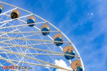 Liberty Wheel (Gormanns) - Riesenrad - Bilder 2023 - Aus einer der 26 offenen Gondeln hast Du eine grandiose Aussicht auf den Kirmesplatz oder die Stadt. • © ummet-eck.de - Schön