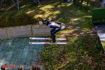 Skispringen in Meinerzhagen - Etwas zu spät abgesprungen (und dennoch heil gelandet). • © ummeteck.de - Silke Schön