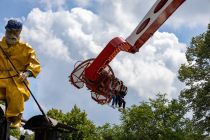 Die Mega-Kirmes in Wuppertal ist zwar sicher nicht das größte Volksfest, bietet aber bis zum großen Apollo 13 eigentlich ne ganze Menge. Sie läuft vom 10. Juni bis zum 13. Juni 2022. • © ummet-eck.de / christian schön