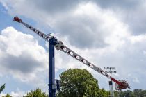 Das erste, was man von der Station Stadion/Zoo aus wahrnimmt ist natürlich das höchste Karussell auf der Kirmes: Apollo 13. • © ummet-eck.de / christian schön