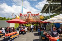 Zum wirklichen Ausspannen gibts nicht viel auf der Kirmes. Am Braukessel - ungefähr in der Mitte der Veranstaltung - knubbelt es sich daher abends sicherlich gewaltig. • © ummet-eck.de / christian schön