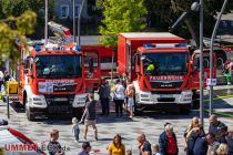 1. Blaulichttag - Meinerzhagen - Bilder - Ab 13 Uhr geht es los, es gibt viele Aktionen für die ganze Familie. Ab 15 Uhr zeigt die Jugendfeuerwehr ihr Können. Ab 18:30 Uhr startet die Party mit Live-Musik von Safe by Sound. • © ummet-eck.de - Christian Schön