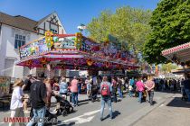 Mendener Pfingstkirmes 2023 - Menden - Bilder - Ziemlich beliebt ist das Truck Stop Kinderkarussell. • © ummet-eck.de - Schön