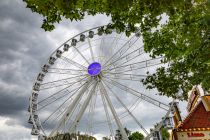 Movie Star 2 (Landwermann-Henschel) - Riesenrad - Bilder 2023 - Aus den 36 geschlossenen und runden Gondeln hast Du eine Spitzen-Aussicht auf das Kirmesgelände oder die Stadt. • © ummet-eck.de - Schön