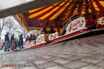 Musik-Express (Thiliant) - Kirmes-Fahrgeschäft - Bilder - Die Berg- und Talbahn (kennst Du vielleicht noch als Raupe?) aus dem Hause Cosmont ist auf jeder Kirmes ein Publikumsmagnet.

 • © ummeteck.de - Schön