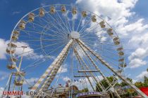 Das Riesenrad Nordern Eye gehört zum Schaustellerbetrieb Glöss aus Leer.  • © ummet-eck.de - Silke Schön