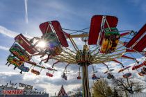 Osterkirmes Düsseldorf 2023 - Bilder - Entspannte Runden auf dem Hollywood Star von Klinkerfuß. • © ummet-eck.de - Silke Schön