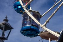 Riesenrad Ostseestern 1 (Gormanns) - Bilder 2023 - Es gibt eine barrierefreie Gondel. • © ummet-eck.de / kirmesecke.de