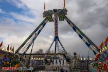 X-Factor von Deinert - Von Franz Deinert stammt die kleine der beiden Schaukeln auf der Palmkirmes 2023 • © ummet-eck.de