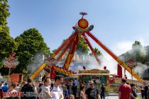 Pfingstkirmes 2023 - Bergisch Gladbach - Frisbee - Ein weiteres Highlight in Bergisch Gladbach: der Frisbee von Ruppert. • © ummet-eck.de - Schön