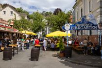 Biergarten - Da gabs auch ordentlich was zu trinken. Aber keine Sorge. Direkt daneben war auch was zu essen. • © ummet-eck.de / christian schön