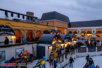 Gehen wir noch eine Stunde zurück und schauen uns den Eislaufplatz an. Mit Tunnel und echtem Eis! • © ummeteck.de - Silke Schön