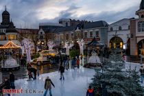 Am Kaiserplatz findest Du auch eine Art Wintermarkt, also Hütten im Weihnachtsmarkt-Style mit Kartoffel-Spezialitäten oder natürlich Glühwein. • © ummeteck.de - Silke Schön