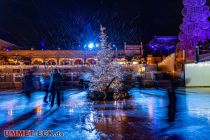 Eislaufplatz Phantasialand Wintertraum - Der Eislaufplatz ist sehr beliebt. Schlittschuhe und Laufhilfen kannst Du vor Ort leihen. • © ummeteck.de - Silke Schön