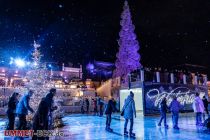 Hier kannst Du den Tunnel sehen, vorne steht "Wintertraum", oben drauf hast Du eine prima Aussicht übe den Kaiserplatz und Alt-Berlin. • © ummeteck.de - Silke Schön