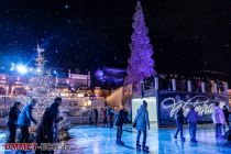 Hier kannst Du den Tunnel sehen, vorne steht "Wintertraum", oben drauf hast Du eine prima Aussicht übe den Kaiserplatz und Alt-Berlin. • © ummeteck.de - Silke Schön