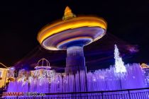 Wendlers Kettenflieger Phantasialand - Nochmal der Wellenflug, weil er so hübsch in der Dunkelheit aussieht. • © ummeteck.de - Silke Schön