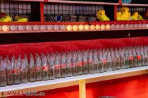 Schützenfest-Kirmes 2023 - Radevormwald - Bilder - Ringe werfen auf Cola-Flaschen. • © ummet-eck.de - Christian Schön