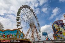 Hier haben wir das Riesenrad auf der Bie-happy Frühjahrskirmes 2023 in Bielefeld gesehen. • © ummet-eck.de - Silke Schön