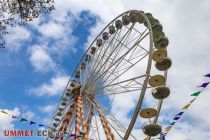 Um die 150.000 Leuchtdioden erhellen abends den Kirmesplatz.  • © ummet-eck.de - Silke Schön