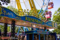 Das Riesenrad des Schaustellers Willenborg aus München bietet aus den 24 geschlossenen Gondeln eine herrliche Aussicht auf jedes Kirmesgelände.  • © ummet-eck.de - Christian Schön