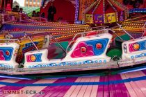 RockExpress (Eul) - Fahrgeschäft auf der Kirmes - In den 20 Gondeln finden je drei Personen Platz.  • © ummet-eck.de - Silke Schön