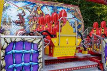 Wir nehmen es mal vorweg: Die größte Kirmes ist das Schlebuscher Schützen- und Volksfest sicherlich nicht. Eins der Highlights ist in jedem Fall der X-Force Family Ride • © ummet-eck.de / christian schön