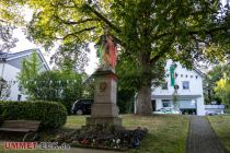 Am Freitag Abend um 19 Uhr gab es den Fassanstich am Denkmalsplatz sowie die Krönung des neuen Kinderschützenkönigs und der Pokalschützen. • © ummet-eck.de / christian schön