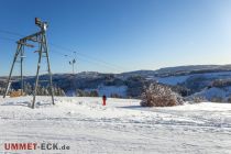 Ausblicke ins Sauerland - Hier noch ein Bild vom Westhanglift mit tollem Panorama. • © ummet-eck.de / christian schön