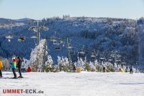 Und hier noch einmal die Strecke der beiden Lifte. Nach unten hin wird die Trasse der Osthangbahn dann deutlich steiler. • © ummet-eck.de / christian schön