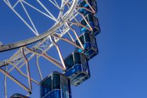 Sky Lounge Wheel heißt das Riesenrad des Schaustellerbetriebes Bruch aus Düsseldorf.  • © ummet-eck.de / kirmesecke.de